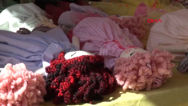 Hatay Suriyeli Savaş Mağdurları Ürettikleri Bez Bebeklerin Geliri ile Hayata Tutunuyor