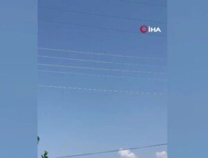 Gökyüzünde uçan cisim vatandaşın heyecanını kameralara yansıttı