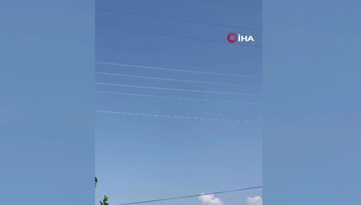 Gökyüzünde uçan cisim vatandaşın heyecanını kameralara yansıttı