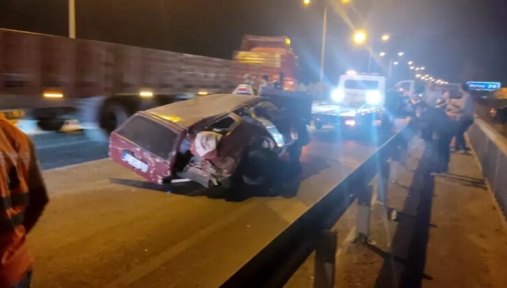 Antakya’da Trafik Kazası: Tofaş Hurdaya Döndü, Şoför Yaralandı