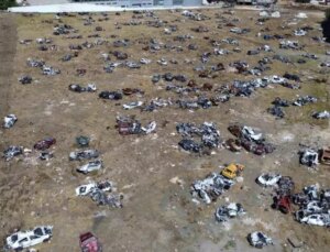 Hatay’da Sarsıntının İzleri: Araç Mezarlığı Bekleyiş İçin Dolduruldu
