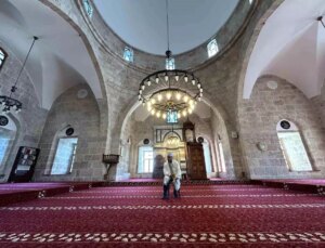 Hatay’daki Tarihi Mescitte Çocuklara Ney Dersi
