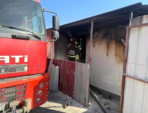 Hatay’da Depremzede Konteyner Yangınında Aile Evsiz Kaldı
