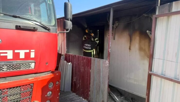 Hatay’da Depremzede Konteyner Yangınında Aile Evsiz Kaldı