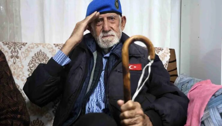 Şehit oğlunun anısıyla asker beresi takmaya başladı, 28 yıldır başından bereyi eksik etmiyor