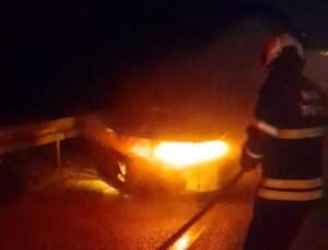 Altınözü’nde araç yangını