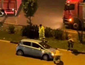 Hatay’da çok yağışların tesiriyle, göle dönen yollarda araçlar mahsur kaldı