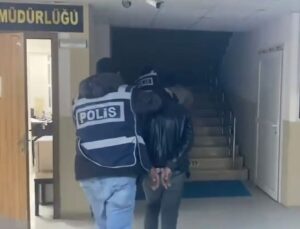 Hatay’da oto hırsızları yakalandı: Çalınan araç sahibine teslim edildi