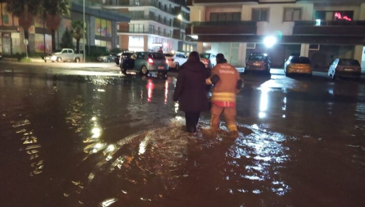 Hatay’da sağanak hayatı olumsuz etkiledi