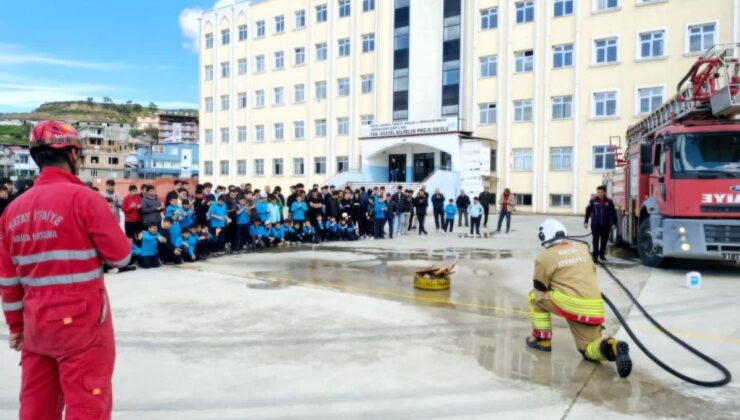 Antakya’da öğrencilere yangın eğitimi verildi