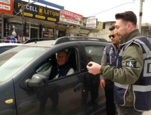 Hatay’da polis takımları yanlışlı park konusunda şoförleri uyardı