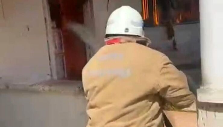 Reyhanlı’da müstakil konut alevlere teslim oldu