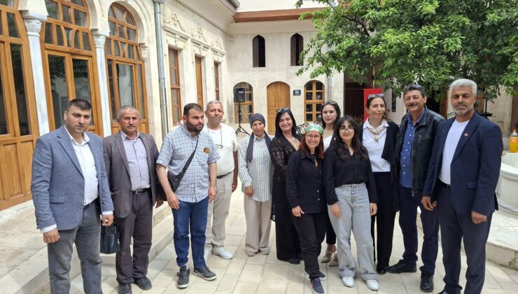 Hatay şiir ve türkülerle yine ayağa kalkıyor
