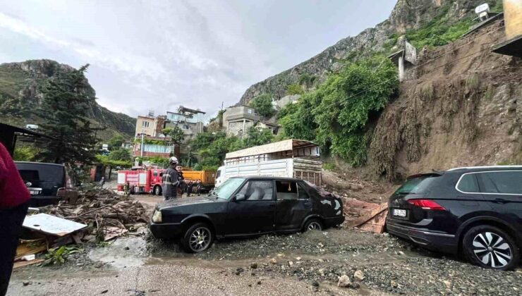 Hatay’da sağanak yağış nedeniyle müstakil konut çöktü: 1 meyyit, 2 yaralı