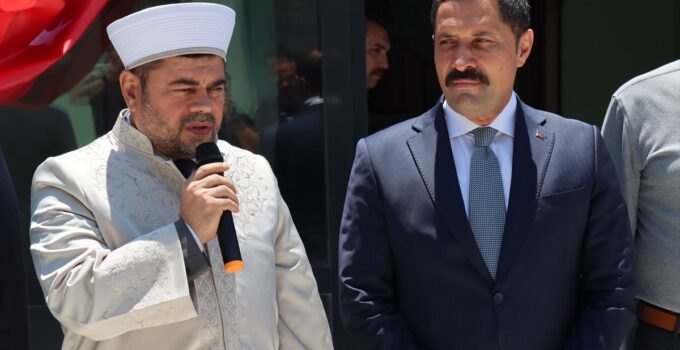 Hatay’da zelzelelerin akabinde 130’uncu cami ibadete açıldı