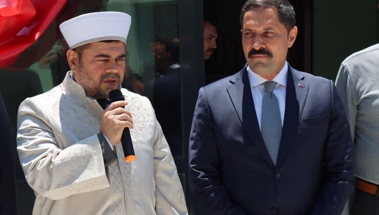 Hatay’da zelzelelerin akabinde 130’uncu cami ibadete açıldı