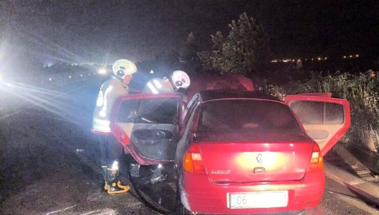 Kırıkhan’da araba yangını