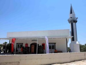 Zelzelenin akabinde inşa edilen 129’uncu cami olan ‘Akçaova Kenan Güngör Camii’ ibadete açıldı
