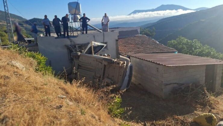 Hatay’da Hafif Ticari Araç Meskenin Bahçesine Uçtu: Şoför Yaralandı