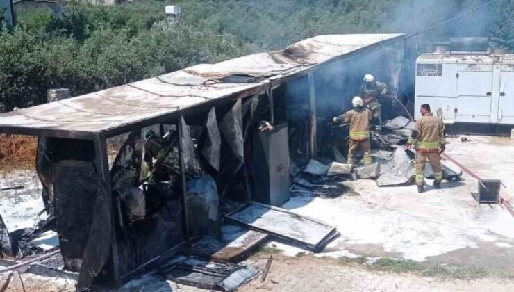 Hatay’da Konteyner Yangını Denetim Altına Alındı